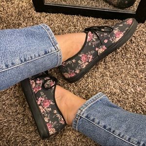PRACTICALLY NEW Vans Black Floral Shoes